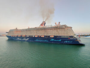 Abfahrt der Mein Schiff 3