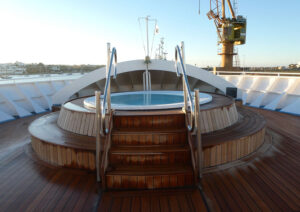 Whirlpool Deck 5