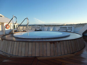 Whirlpool Deck 5