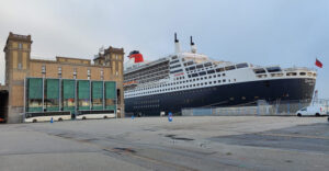 Queen Mary 2 in Cherbourg