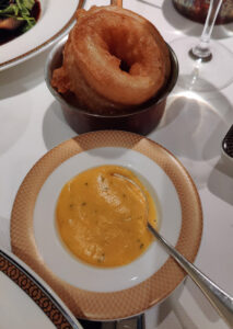 Onion Rings und Sauce Bernaise