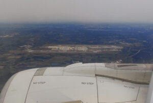 Vorbeiflug am Flughafen