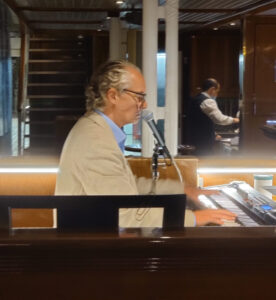 Bordmusiker Klaus Scharffenorth