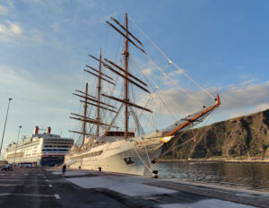 Sea Cloud Spirit in Santa Cruz