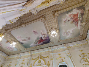 Goldener Salon