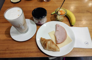 Frühstück in der Lounge