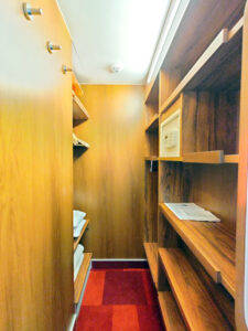 begehbarer Kleiderschrank