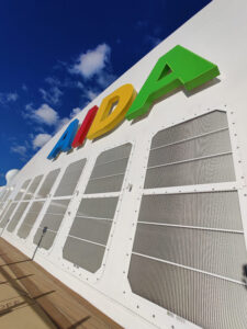 AIDA Logo am Schornstein