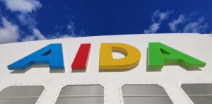 AIDA Logo am Schornstein