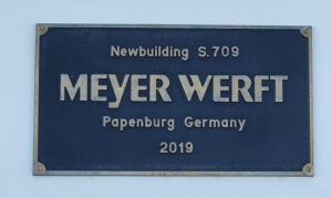 Bauschild der Werft