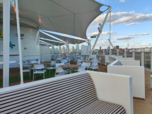 Lanai Bar