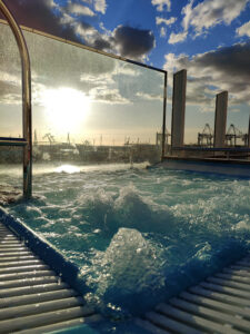 Infinity-Whirlpool