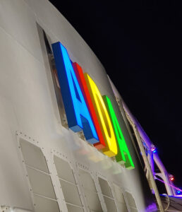 AIDA Logo am Schornstein