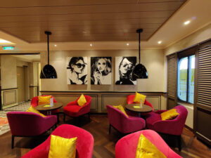 French Kiss Bar