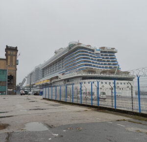 AIDAcosma in Cherbourg