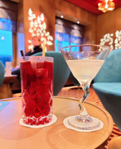 Aka Taiyo und Pineapple Saki-Tini