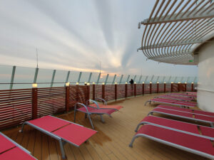Sonnendeck Deck 18 vorne