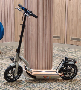 vor dem Fitnessstudio