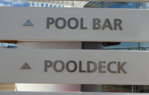 Pool Bar