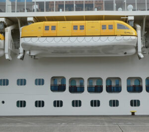 Rettungsboot mit Balkonkabinen Deck 5