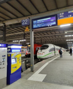 der Zug steht bereit