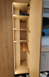Schrank 2