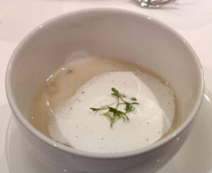 Creme vom weißen Spargel