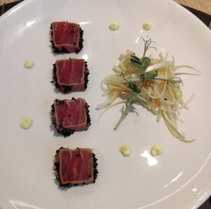 Thunfisch-Tataki & Wasabi Mayonnaise