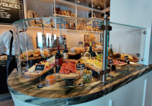 Le Grand Bistro