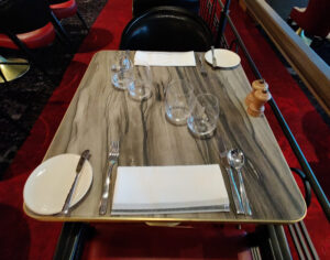 Le Grand Bistro