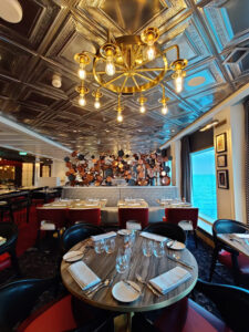 Le Grand Bistro