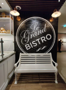Le Grand Bistro