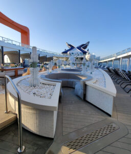 Sunken Seats bei der Pool Bar