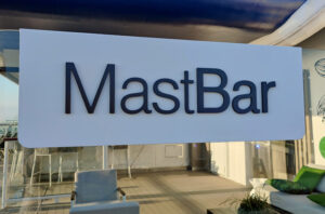 Mast Bar
