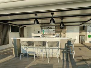 Mast Bar