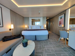 Aqua Sky Suite 10118