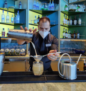 Cocktails an der Eden Bar