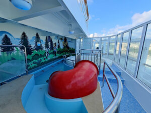 Family Pool & Jacuzzi