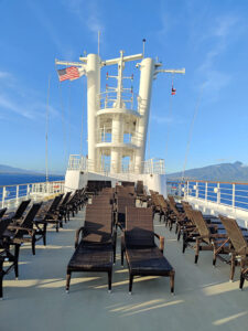 Sonnendeck am Mast