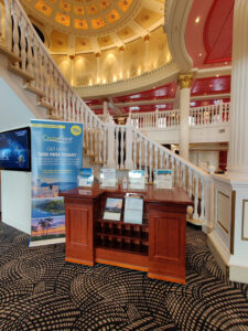Cruise Next im Atrium