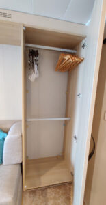 rechter Schrank