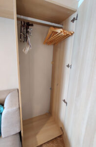 rechter Schrank