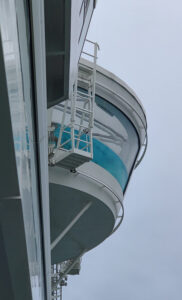 Cantilevered Whirlpool