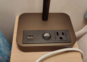 Steckdose / USB in Lampe