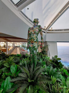 Cantilevered Whirlpool