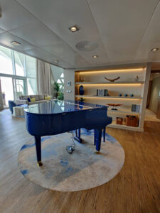 Royal Loft Suite 1810