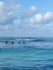 Waikiki Beach am Morgen