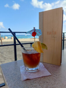 Mai Tai Bar mit Aussicht