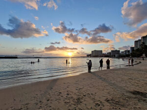 Sonnenuntergang am Waikiki Beach