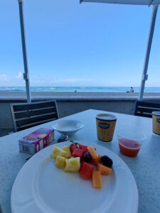 Frühstück am Waikiki Beach